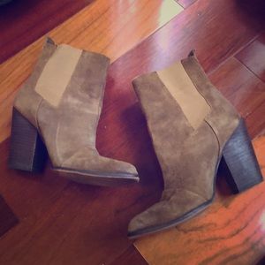 Joe’s Suede Brown Boots size 6